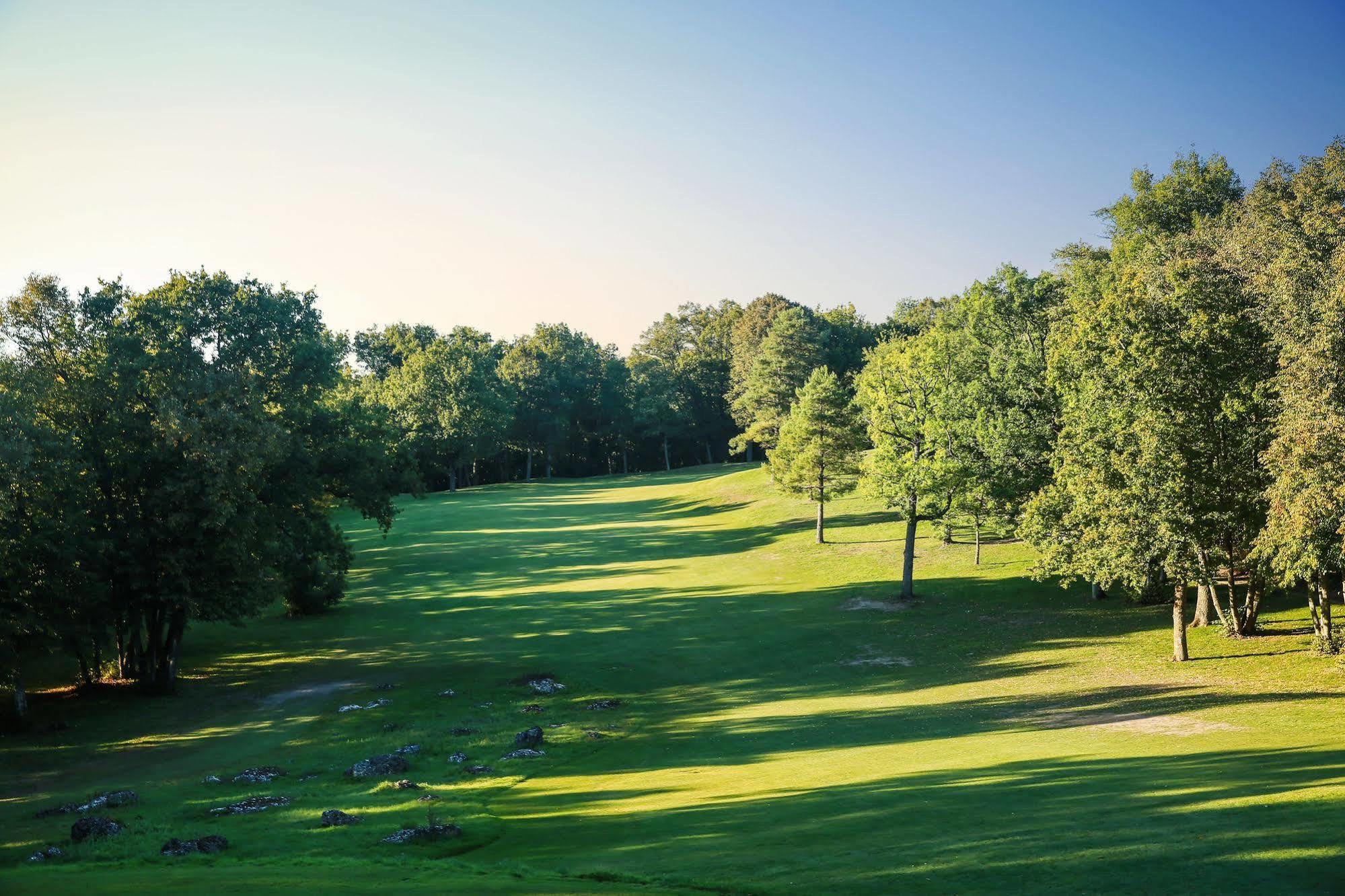 Chateau D'Augerville Golf & Spa Resort Exterior foto